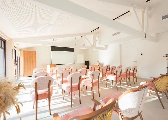 Hotel Et Restaurant La Bastide Bourrelly - Mathias Dandine
