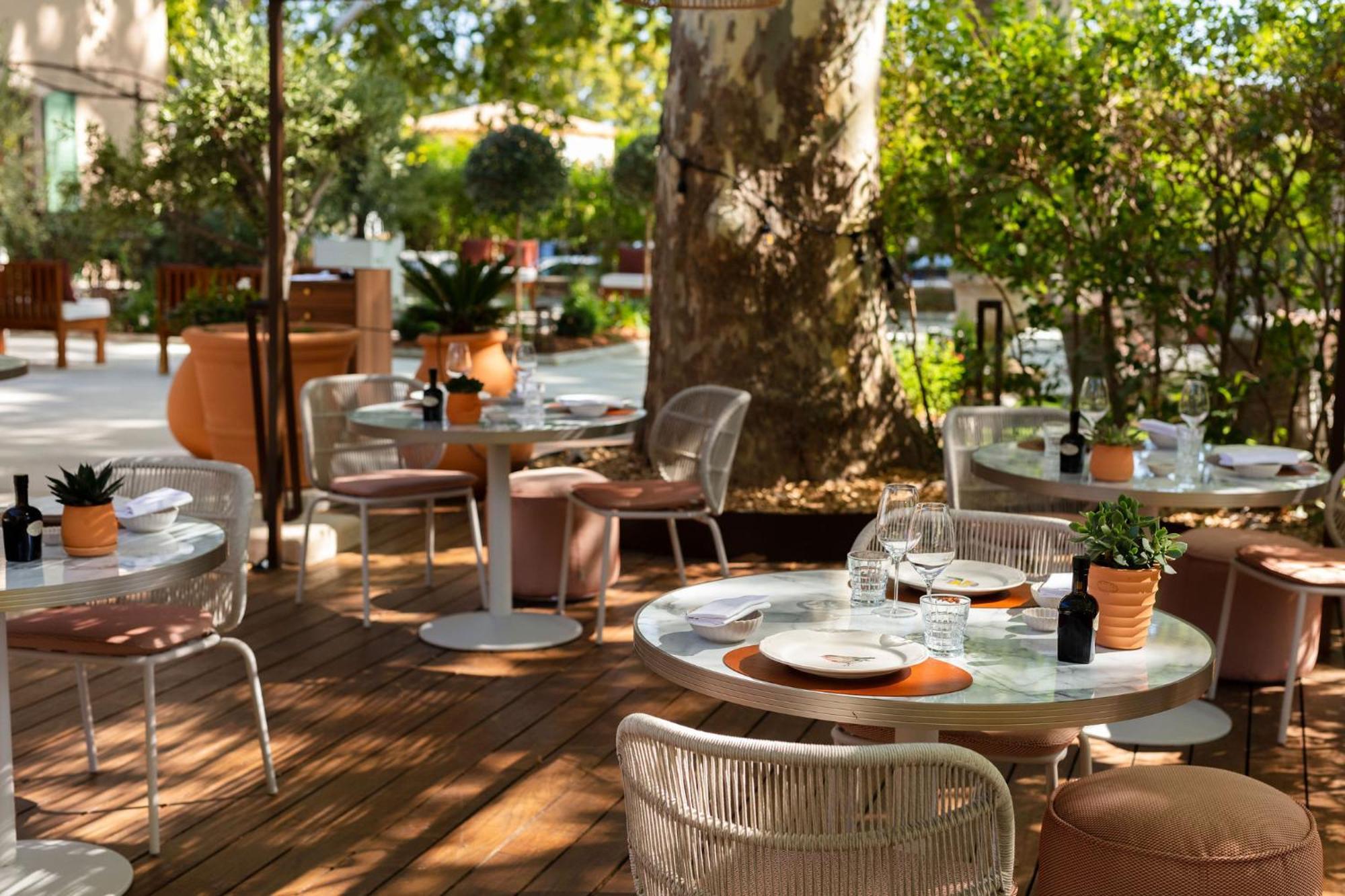 Hotel Et Restaurant La Bastide Bourrelly - Mathias Dandine 5*