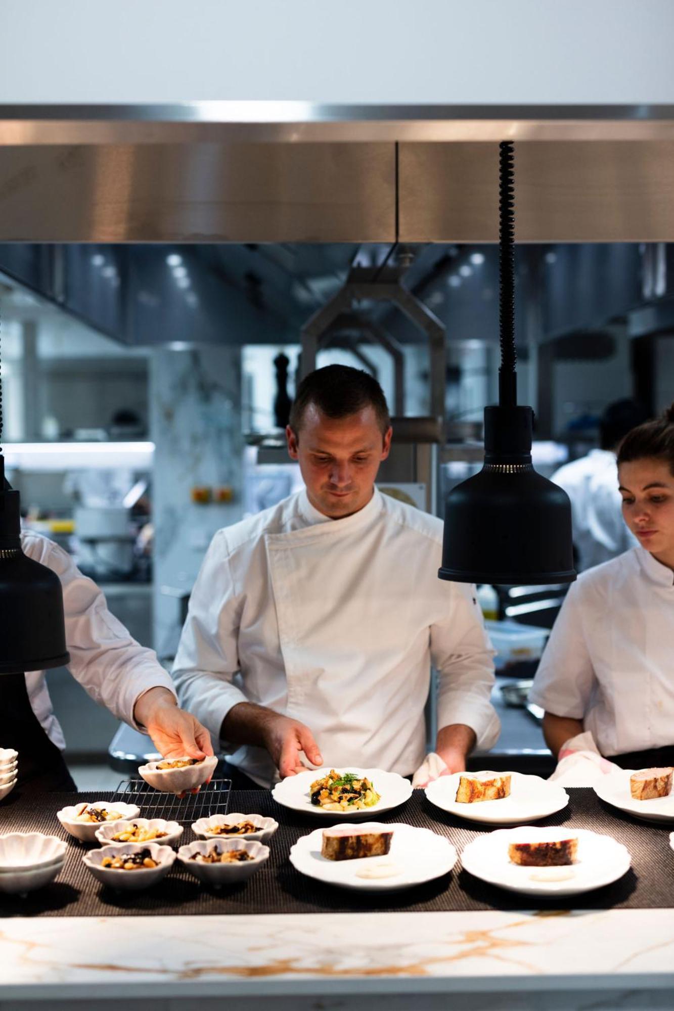 Hotel Et Restaurant La Bastide Bourrelly - Mathias Dandine