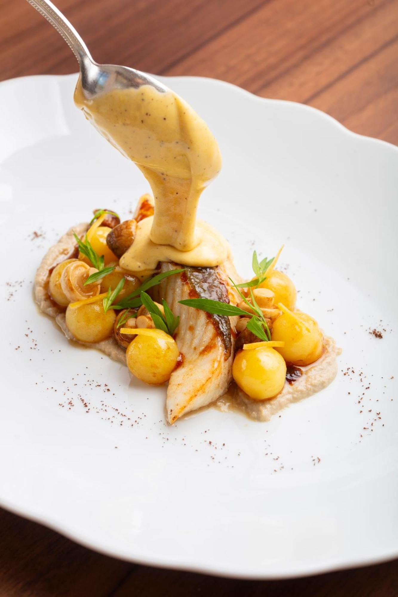 Hotel Et Restaurant La Bastide Bourrelly - Mathias Dandine Cabries