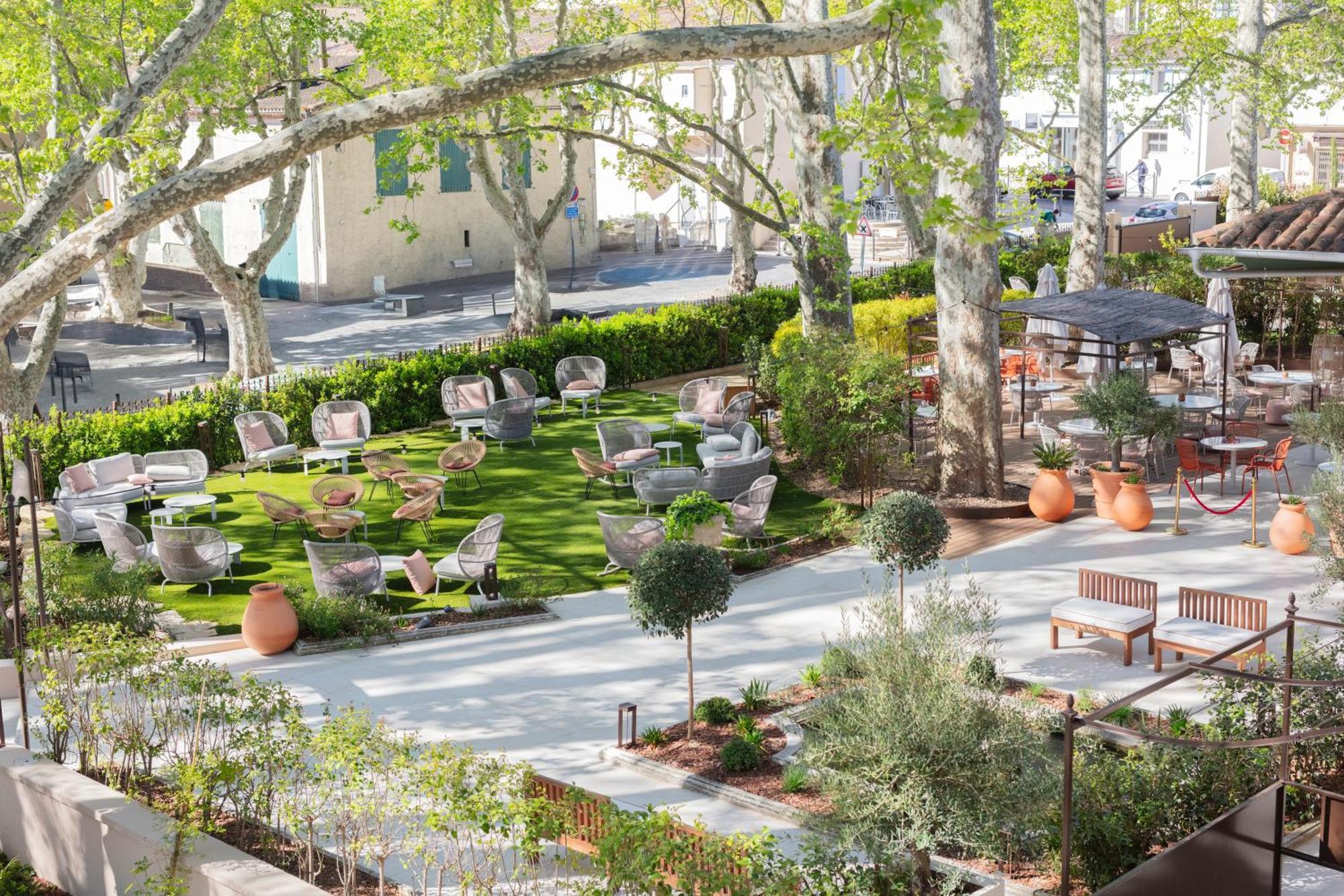 Hotel Et Restaurant La Bastide Bourrelly - Mathias Dandine